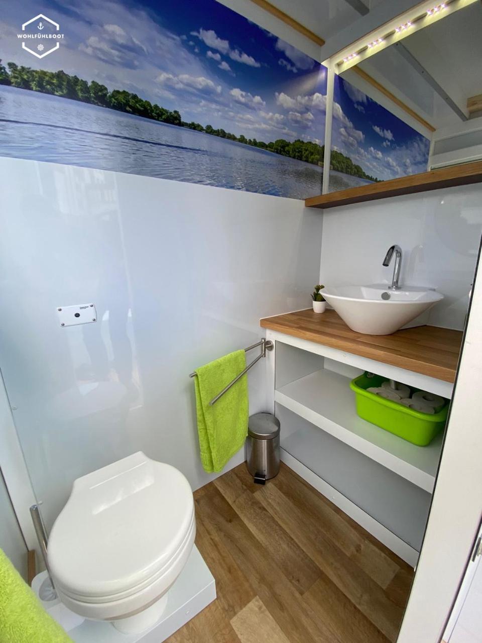 Wohlfuehlboot Hausboot - Festlieger Im Hafen Bad Saarow - Wc An Bord, Dusche An Land Hotel Eksteriør billede
