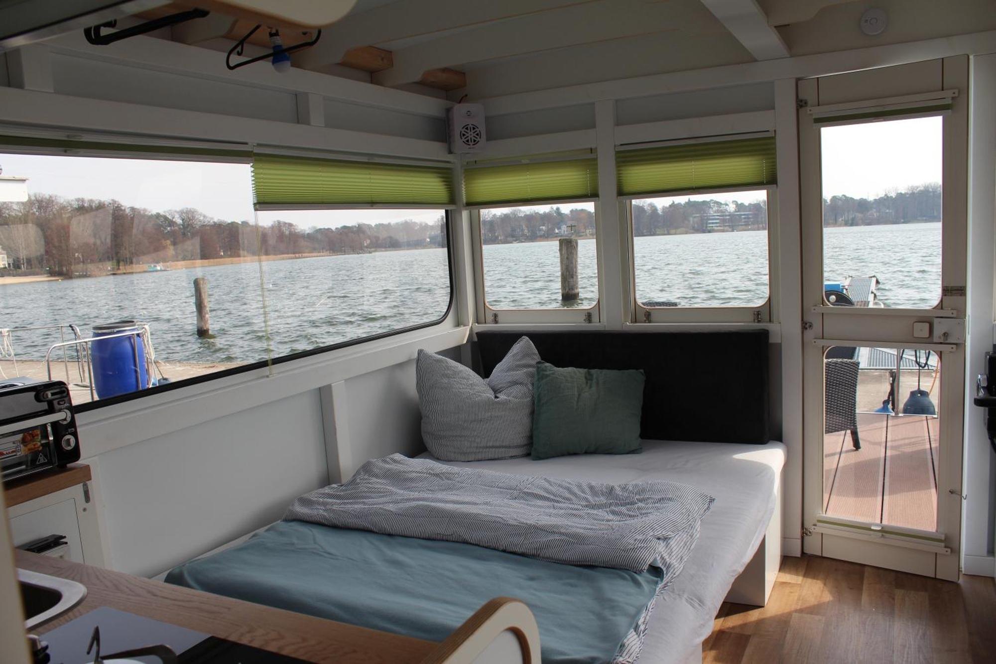Wohlfuehlboot Hausboot - Festlieger Im Hafen Bad Saarow - Wc An Bord, Dusche An Land Hotel Eksteriør billede